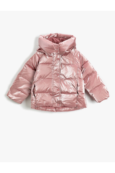 Puffer jacket with snap buttons. - 1