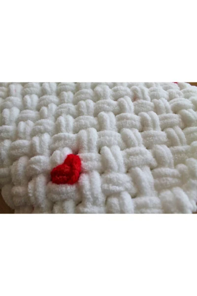 Puffy Red Heart White Baby Blanket - ALIZE (1)