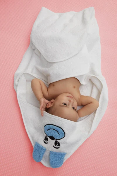 Pupy Bear Cotton Hooded Unisex Newborn Baby Swaddle Towel Embroidered White 100x100cm - MISLINA HOME (1)