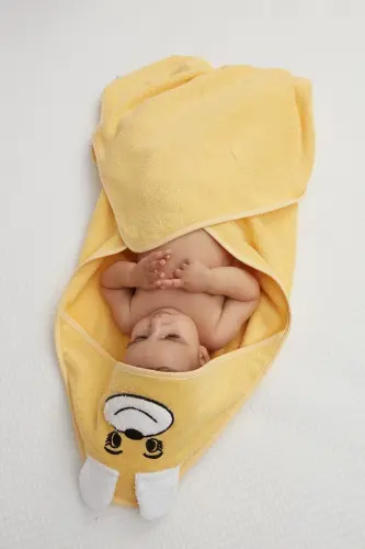 Pupy Bear Cotton Hooded Unisex Newborn Baby Swaddle Towel with Embroidery Yellow 100x100cm - MISLINA HOME (1)