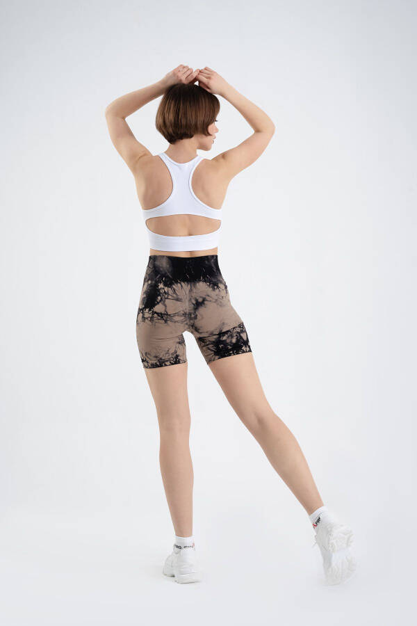 Push-up Detaylı Spor Batik Şort - 4