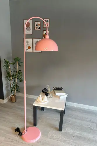 Pushti lampader harakatlanuvchi boshliqli zamonaviy dekorativ metall yashash xonasi, o'quv xonasi uchun pol lampasi - Pushti - BAMYUM (1)