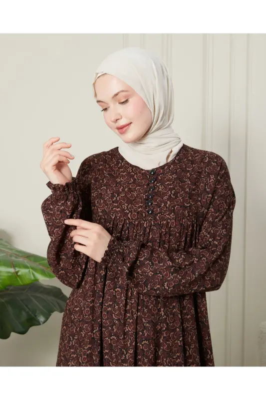 Pushti rakatli, oldi tugmali viskon matoli ayollar kiyimi ona ko‘ylagi namoz ko‘ylagi - Jigarrang qalin shawl naqshi - 8