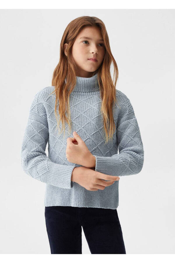 Пушистый свитер - 1