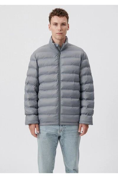 Пуховик с воротником-стойкой серого цвета 0110190-85550 - 27