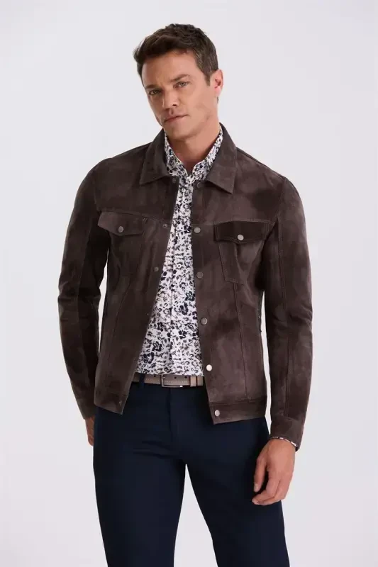 Qahva rang Comfort Fit Bo‘yinbog‘ Yoqali, cho‘ntakli 100% teri charm - 1