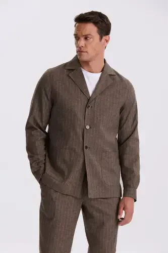 Qahva rang Slim Fit Turk yoqali zig‘ir aralashmasi ikki yirtilganli chiziqli kostyum - Modazone (1)