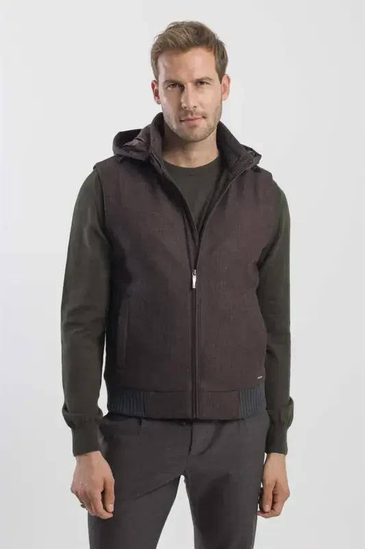 Qahva rangli Comfort Fit naqshli ajraluvchi kaputli yelek - JAKAMEN