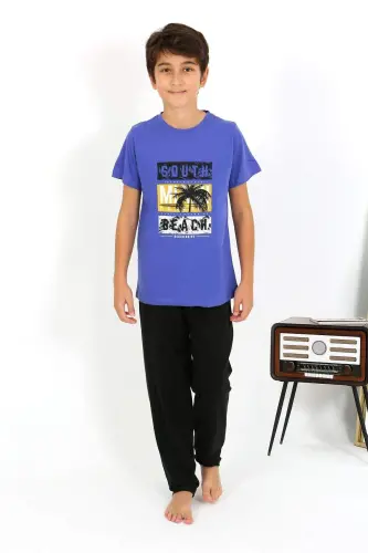 Qisqa qo'lli penje pijama komplekti o'g'il bolalar uchun 20758 Saks - 1