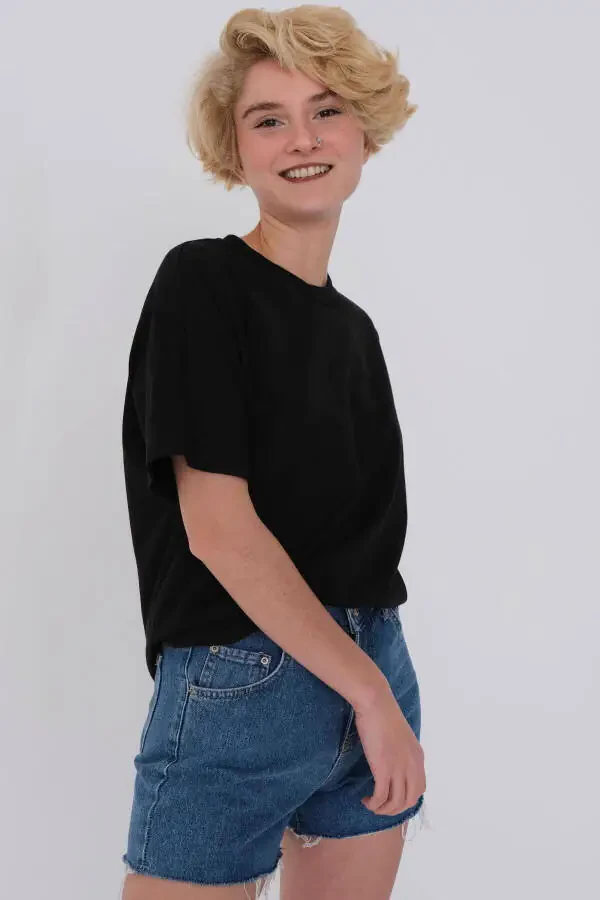 Qisqa yengli keng bichimli oddiy futbolka P0730-j6j7y4-Qora - 4