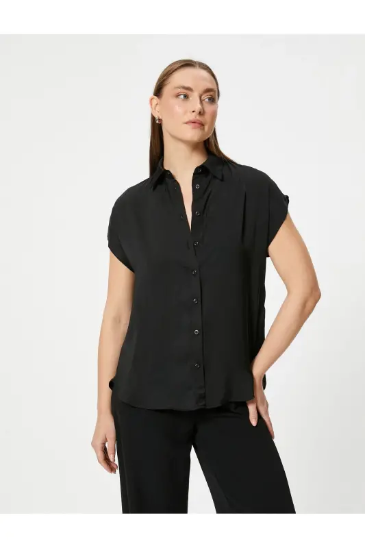 Qisqa yengli ko'ylak Relax Fit Klassik yoqali tugmali-Qora - 3