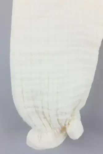 Qiz Bebek Isimli Organik Muslin Yenidoğan Tulum Hastane Çıkışı Bebek Hediyelik Yazlık Tulum-Krem - 4