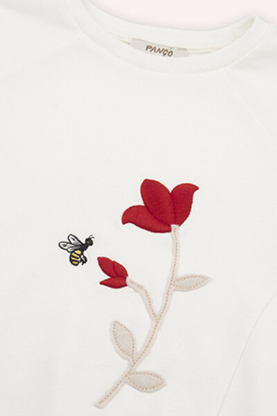 Qiz bola kashtasi detallari bilan bezatilgan oq svitshot - 5