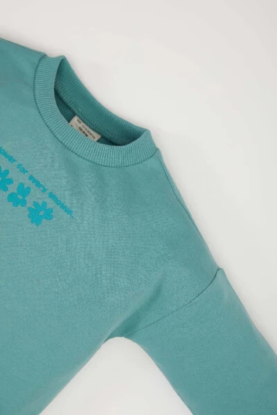 Qiz bola uchun gulli ko'ylak va shim to'plami 2 dona och yashil - 3