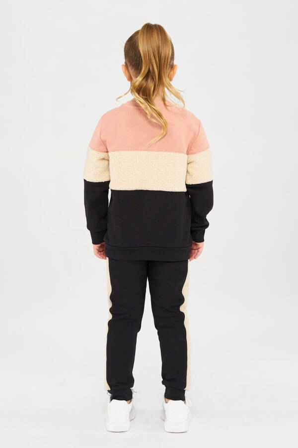 Қиз болалар учун рангли лосось рангдаги свитер - 2