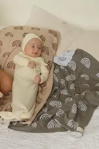 Qiz va o'g'il bola uchun trikotaj to'quv chaqaloq adyoli 85cm X85cm Rainbow Bej-Krem Rainbow - 5