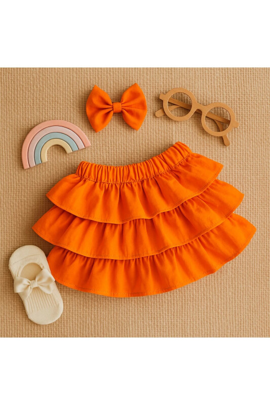 Qizcha uchun to'plam: to'q sariq shortilar, yubka, baletkalar, paypoq, bandana - MINI KIDS BABY