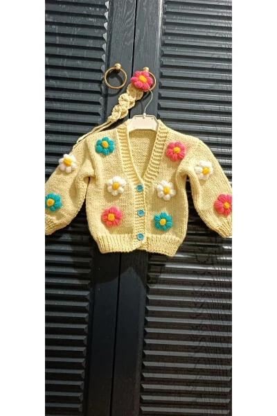 Qo'l bilan to'qilgan gulli chaqaloq ko'ylagi - 3