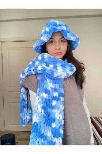 Qo'lda to'qilgan Puffy шарф-шаль - ko'k oq - MODA BIÇER (1)