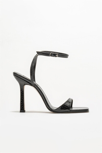 Qora ayollar uchun poshnali sandallar - ELLE SHOES
