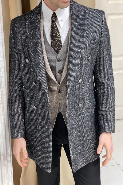 Qora baliq dumi paltosi, tor qirqim, maxsus dizayndagi metall tugmachalar, jun. - 5