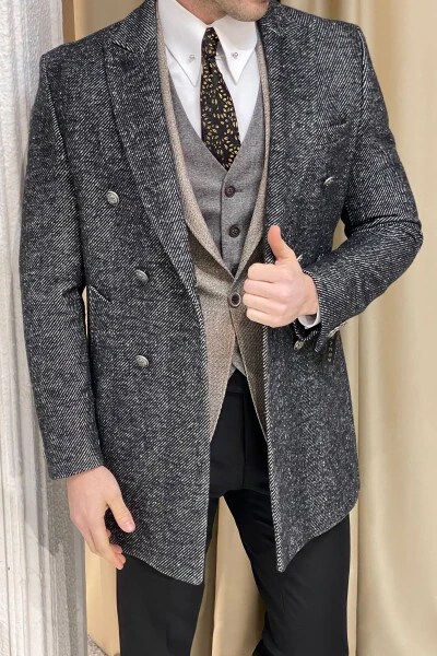 Qora baliq dumi paltosi, tor qirqim, maxsus dizayndagi metall tugmachalar, jun. - 7