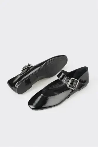 Qora charm ayollar kundalik poyabzali - 3