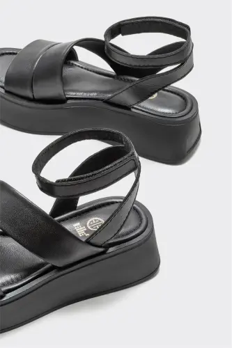 Qora charm ayollar platformali sandal - qora - 4