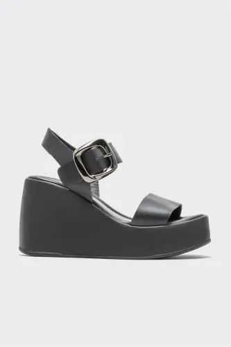 Qora charm ayollar to'ldirilgan tovonli sandal - Qora - 1