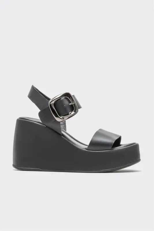 Qora charm ayollar to'ldirilgan tovonli sandal - Qora - 1