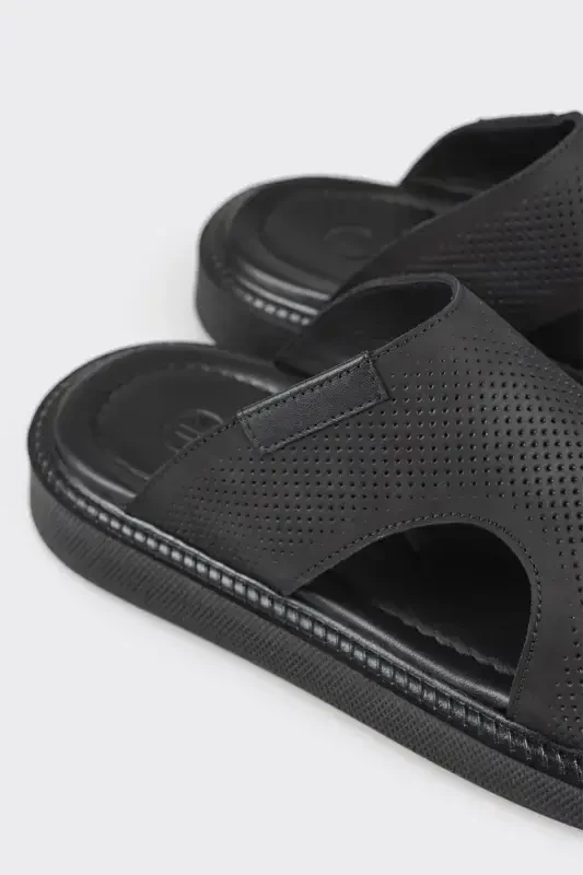 Qora charm erkaklar shippagi - 5