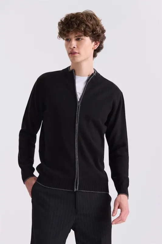 Qora Classic Fit tekis fermuarli tikka yoqali triko kozok - 1