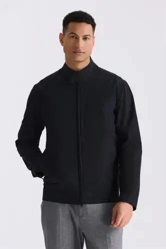 Qora Comfort Fit Baland qalpoqli old tomoni fermuarli o'rtacha mavsumli palto 