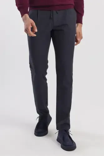 Qora Comfort Fit Kamari belbog'li yon karmanli shim - 2