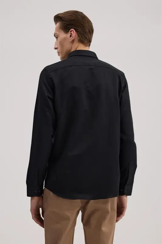 Qora Comfort Fit pastdan tugmachali yoqali paxta aralash ko'ylak - 4