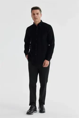 Qora Comfort Fit tugmachali yoqali 100% paxta kadife ko'ylak 