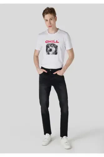 Qora, erkin kesim erkaklar jinsi shimi. - 1