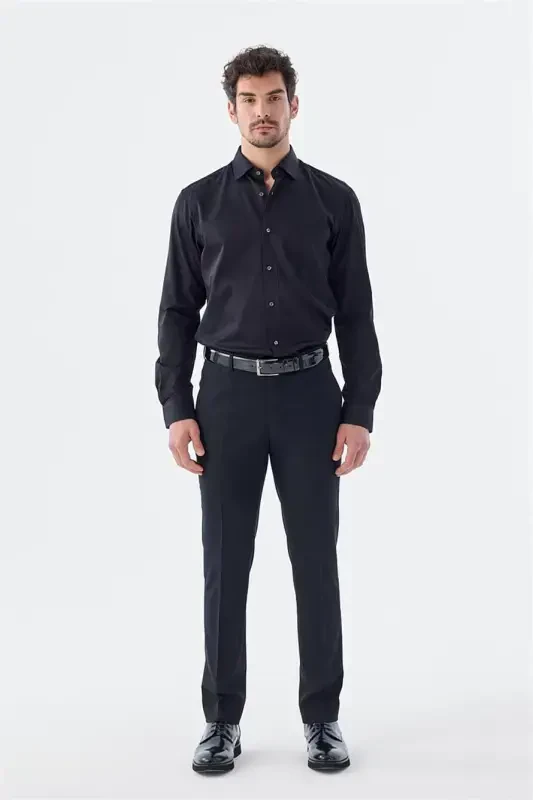 Qora rangli Comfort Fit yon cho‘ntakli shim - Modazone