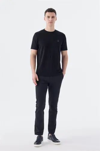 Qora rangli slim fit, aylana yoqali futbolka - JAKAMEN (1)
