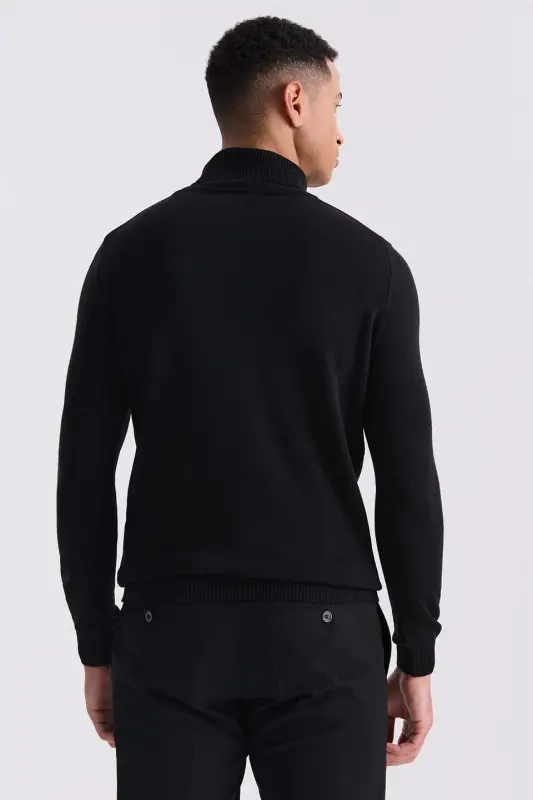 Qora rangli, slim fit, baland yoqali, naqshli trikotaj sviter - 4