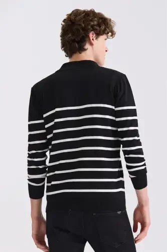 Qora rangli Slim Fit yarim bo‘yinli triko kozok - 4