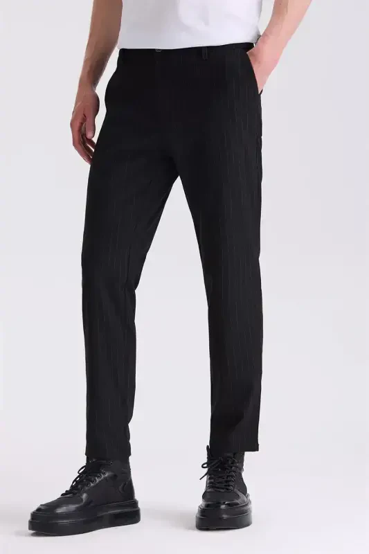 Qora Slim Fit chiziqli kanvas shim - 1