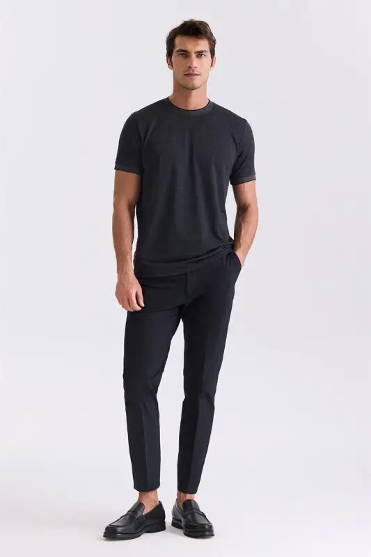 Qora Slim Fit Dumaloq Yoqa T-Shirt - 2