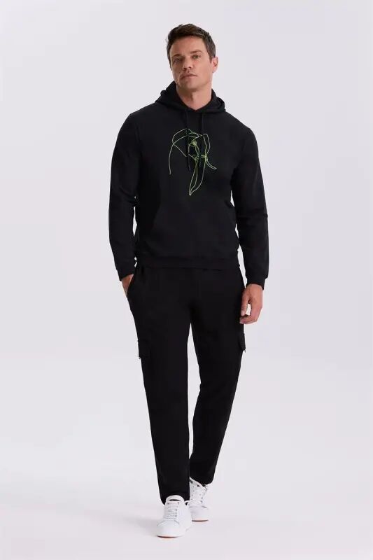 Qora Slim Fit Hoodi chop etilgan %100 paxtadan tayyorlangan futbolka - Jakamen