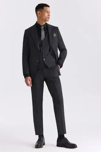 Qora Slim Fit Mono Yoqali Jiletli Kostyum - 1