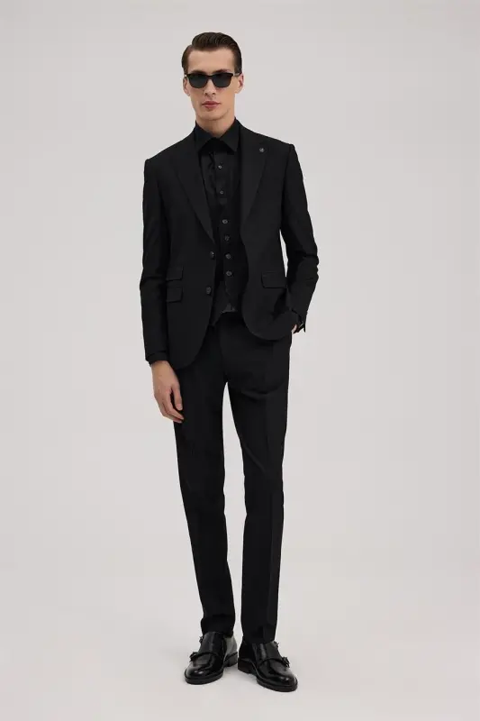 Qora Slim Fit Qaldirg'och Yoqali Nimchali Kostyum - 1