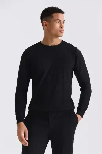 Qora Slim Fit Turli bezakli yoqa triko kozok 