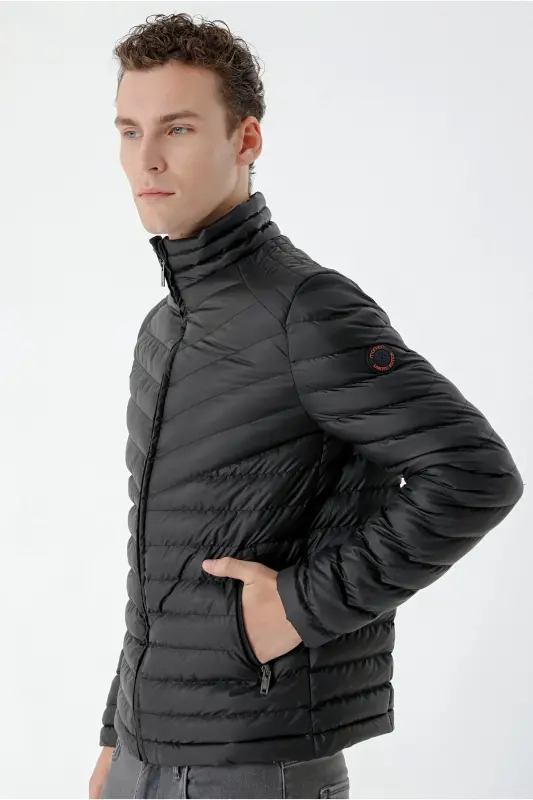 Qora Suv o'tkazmaydigan Shamol o'tkazmaydigan Dynamic Fit Qulay Kesimli Shishirilgan Kurtka-Qora - 3