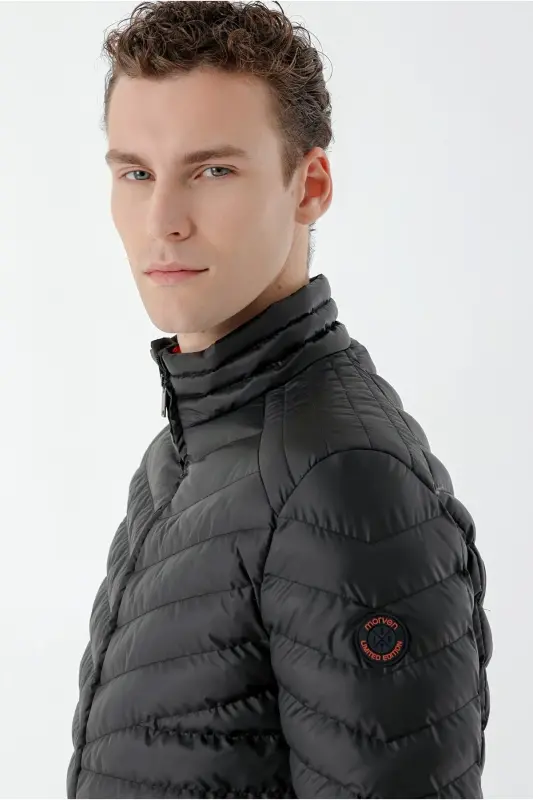 Qora Suv o'tkazmaydigan Shamol o'tkazmaydigan Dynamic Fit Qulay Kesimli Shishirilgan Kurtka-Qora - 4