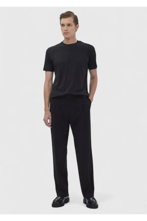 Qora tekis velosiped yoqali paxta aralash futbolka - 2